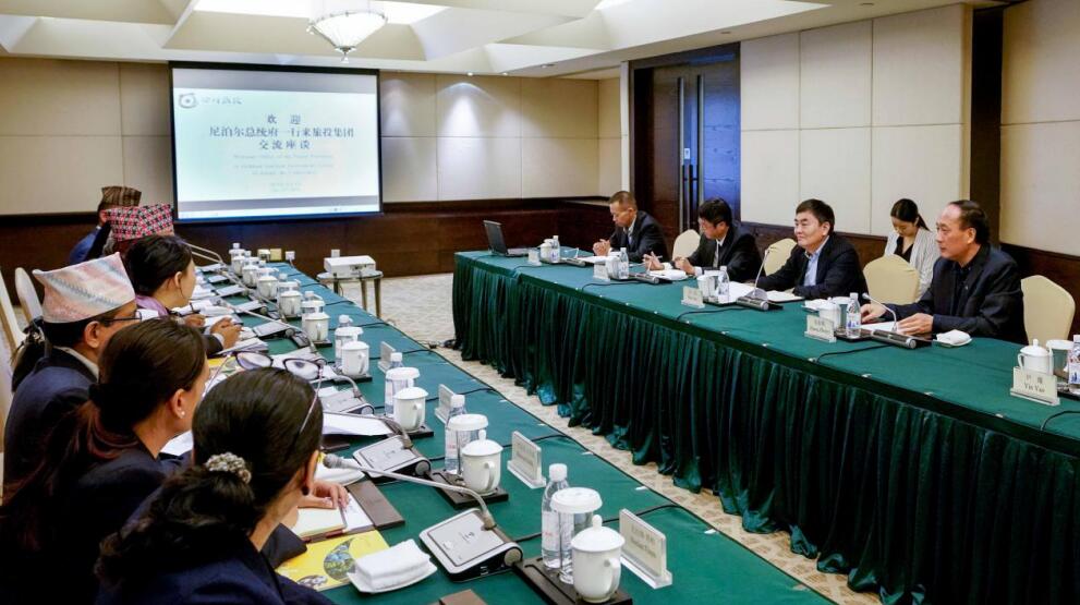 集團領(lǐng)導會見尼泊爾總統(tǒng)府聯(lián)合秘書一行