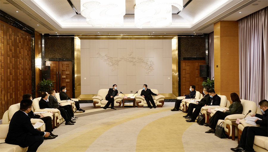 省尊龍凱時集團黨委書記、董事長任丁率隊赴南充調(diào)研