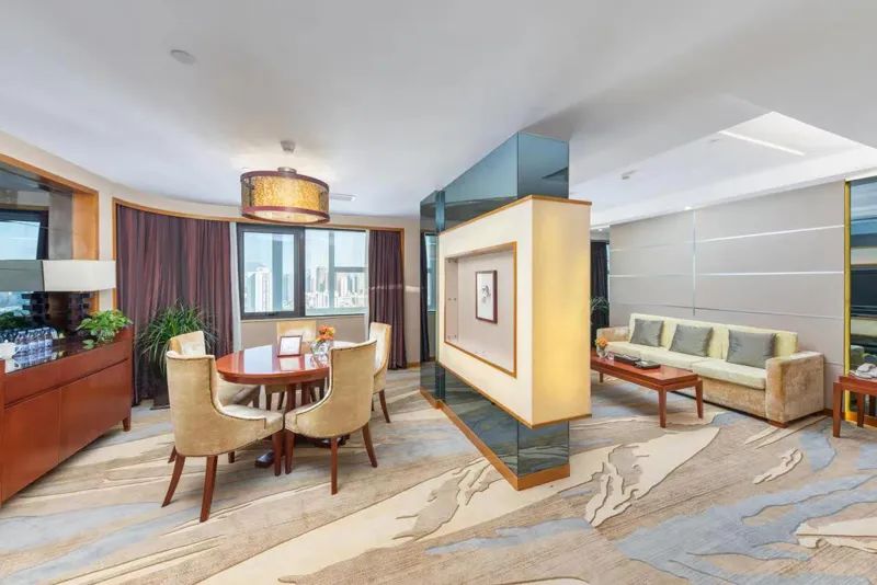 四川省尊龍凱時(shí)集團(tuán)“五一”期間各項(xiàng)目運(yùn)營持續(xù)升溫