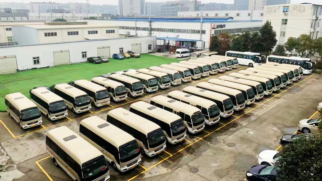 省尊龍凱時集團禮賓車隊每天“體檢” 全力保障大運會用車安全