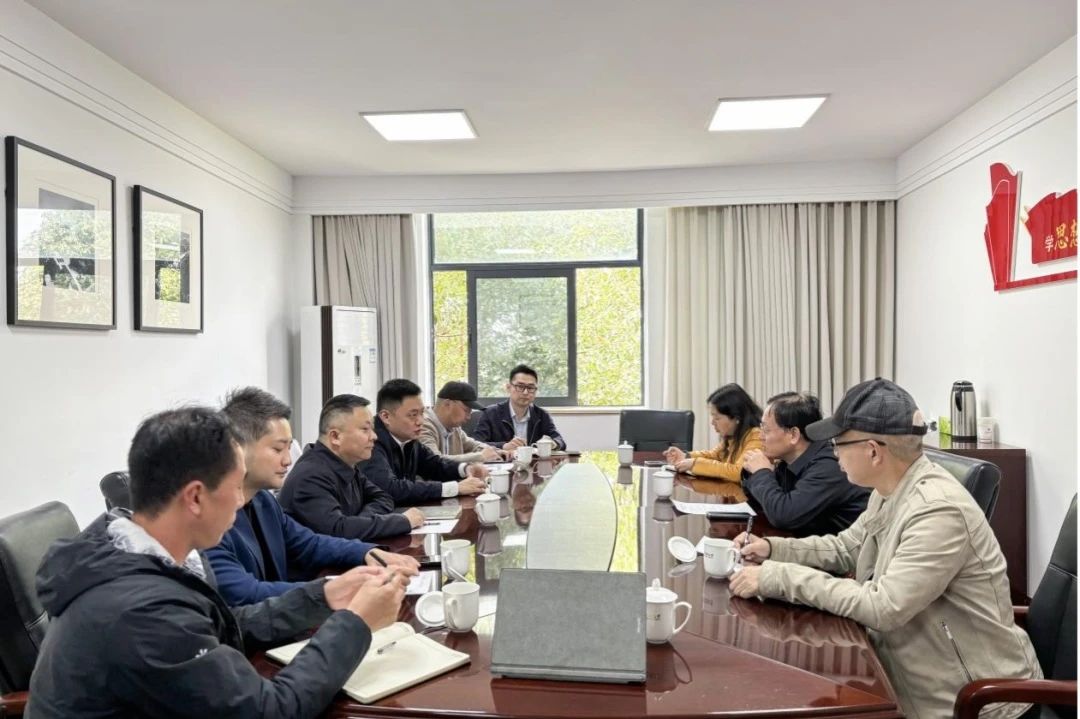 省尊龍凱時集團考察組赴成都大學考察交流